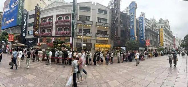 时凌晨三点就来!城隍庙开出“爷青回”市集CQ9电子专用平台为这口上海有人排队6小(图14) 时凌晨三点就来!城隍庙开出“爷青回”市集CQ9电子专用平台为这口上海有人排队6小(图14)