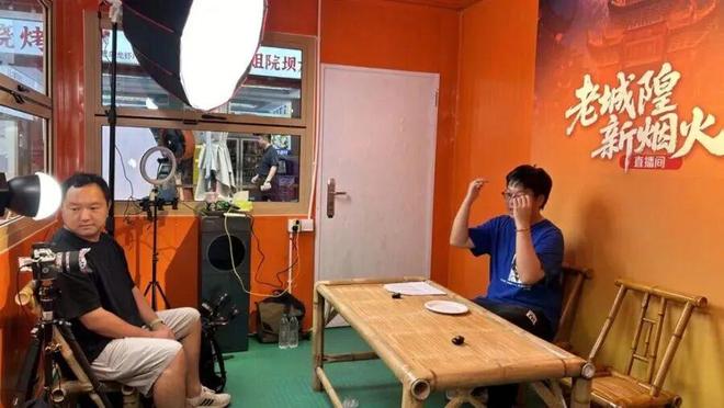 时凌晨三点就来！城隍庙开出“爷青回”市集CQ9电子专用平台为这口上海有人排队6小(图16)